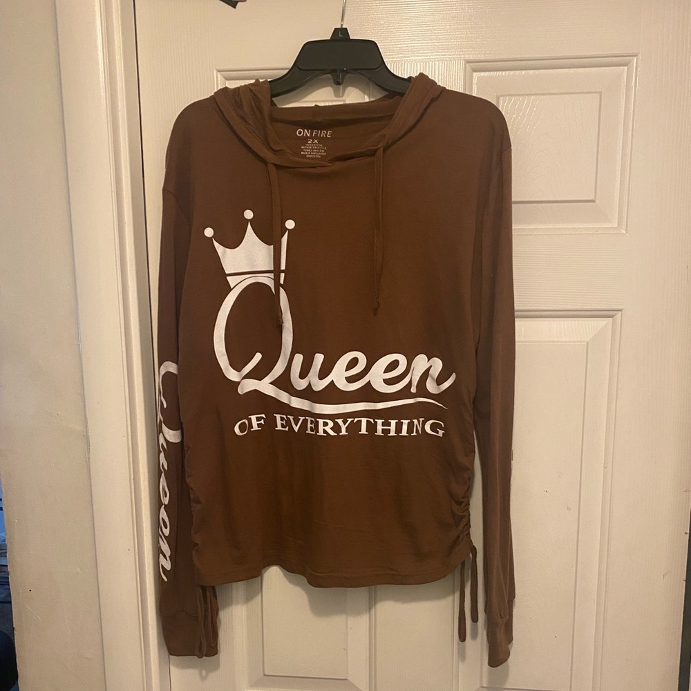 Womens brown hooded Queen shirt
